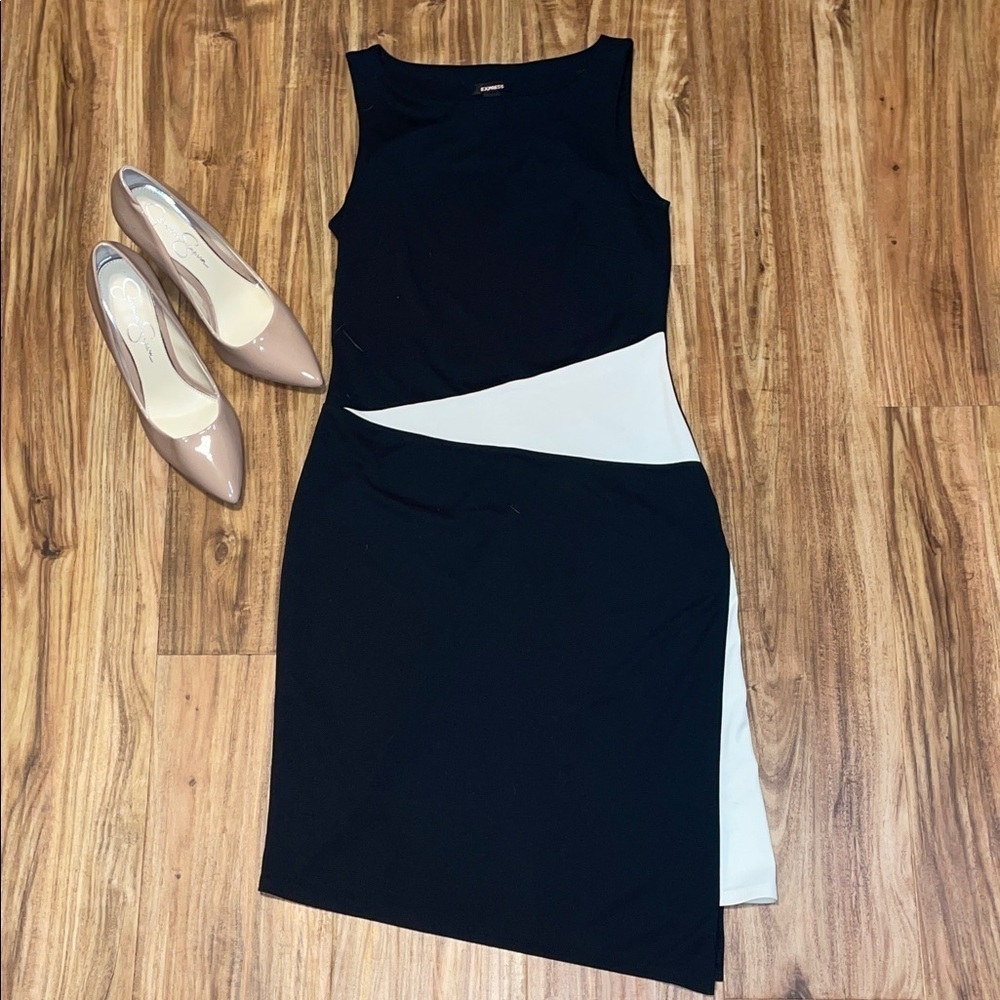 Express womens 8 medium dress sleeveless Black cream Asymmetrical stretch sheath